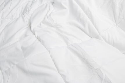 White Twin Microfiber Thread Count Down Alternative Duvet Insert - Image 9